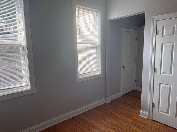 3rd image of 2154 W 22nd Pl #1F