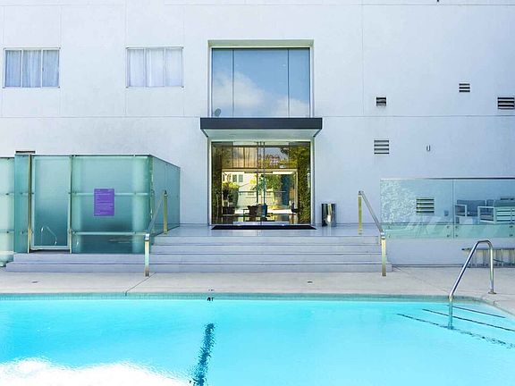 5th image of 838 N Doheny Dr APT 1404