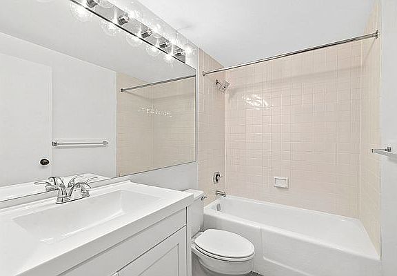 5th image of 600 Columbus Ave APT 5L