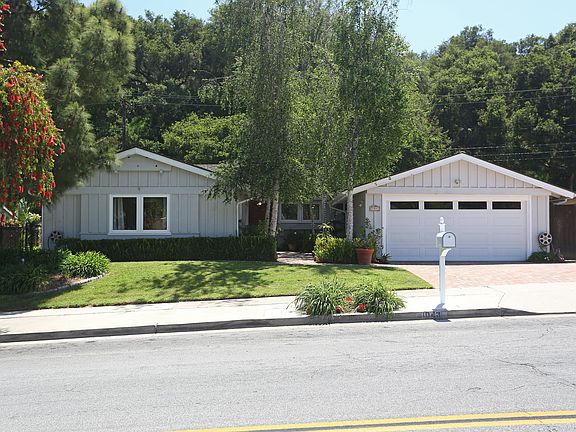 2nd image of 1043 Portesuello Ave