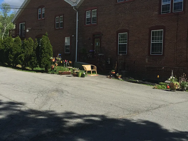 525 Maple Ave #7 — Photo 19