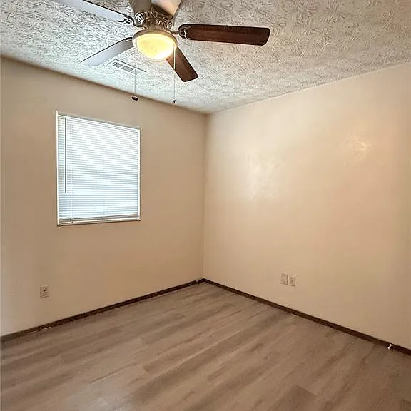 304 Estate Dr #C — Photo 5
