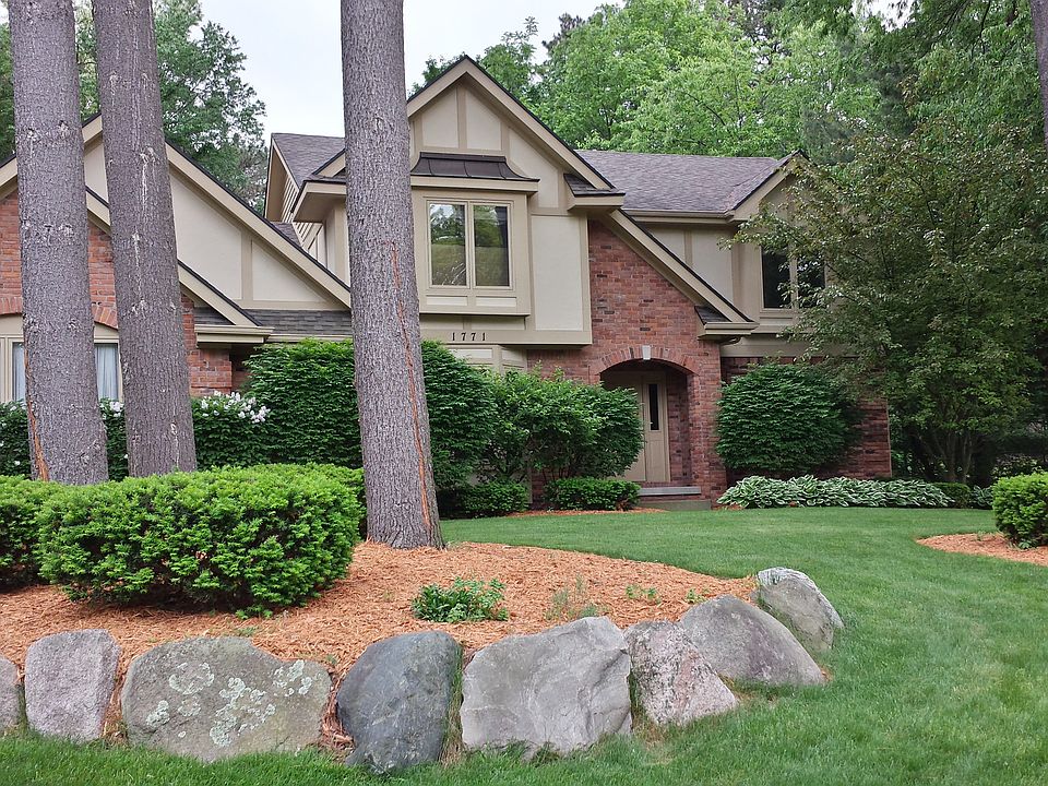 1st image of 1771 Sashabaw Dr