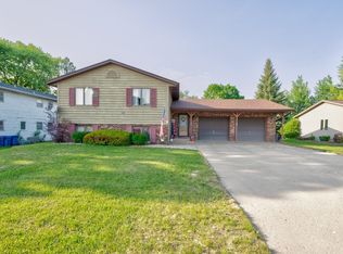 418 27th St, Spirit Lake, IA 51360