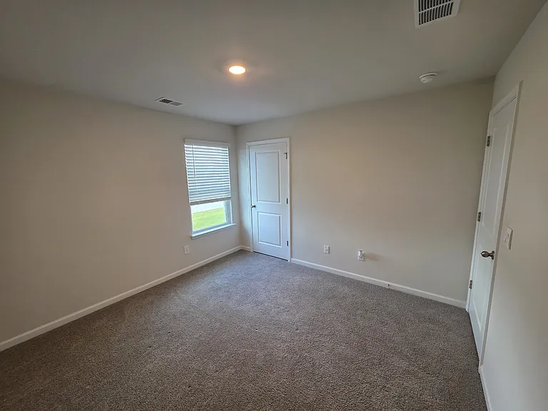 239 Londonshire Dr — Photo 30