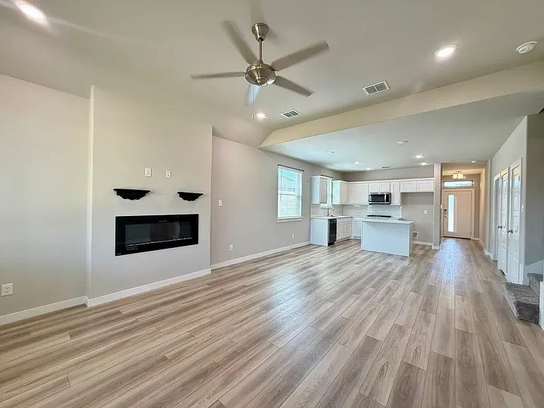 1415 Vinewood St — Photo 3