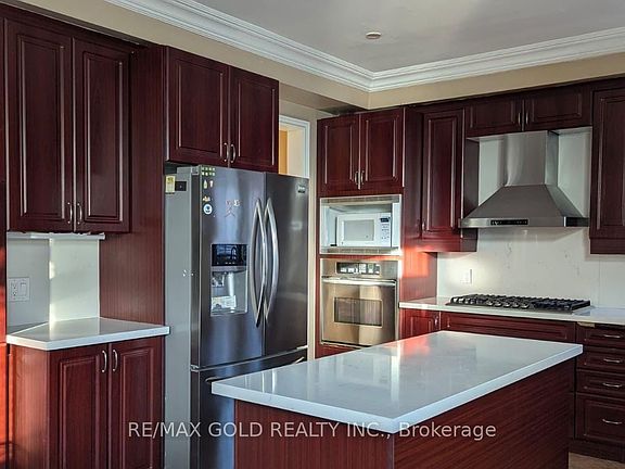 3rd image of 3 Borneo Cres