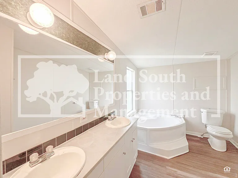3230 J And J Manor Rd — Photo 13