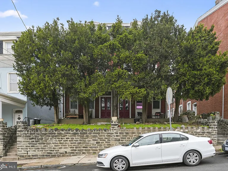 3505 Indian Queen Ln — Photo 1