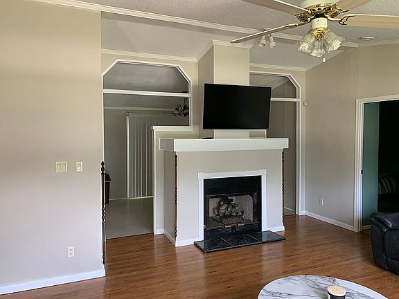 3rd image of 518 Ashford Oak Way