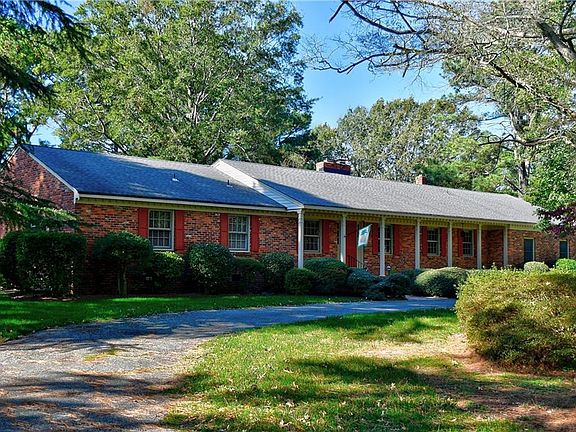 2nd image of 1821 N Alanton Dr