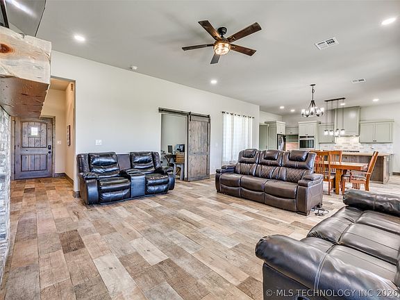 4th image of 40851 N 3970th Rd