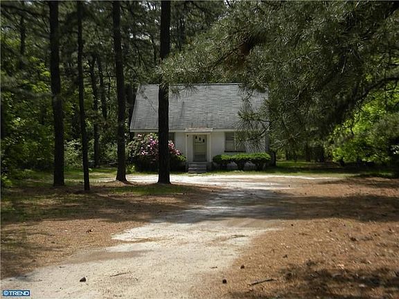 2nd image of 8 Vance St