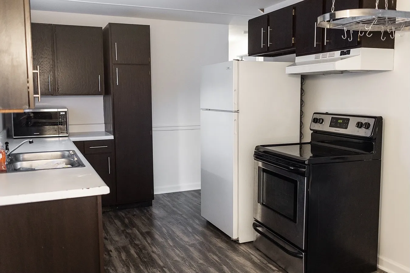 2 bed, 865 sqft, $2,500 — Photo 3