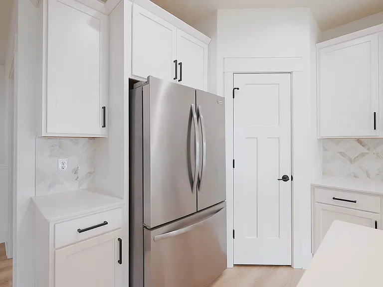 8620 S 50th Ct — Photo 8