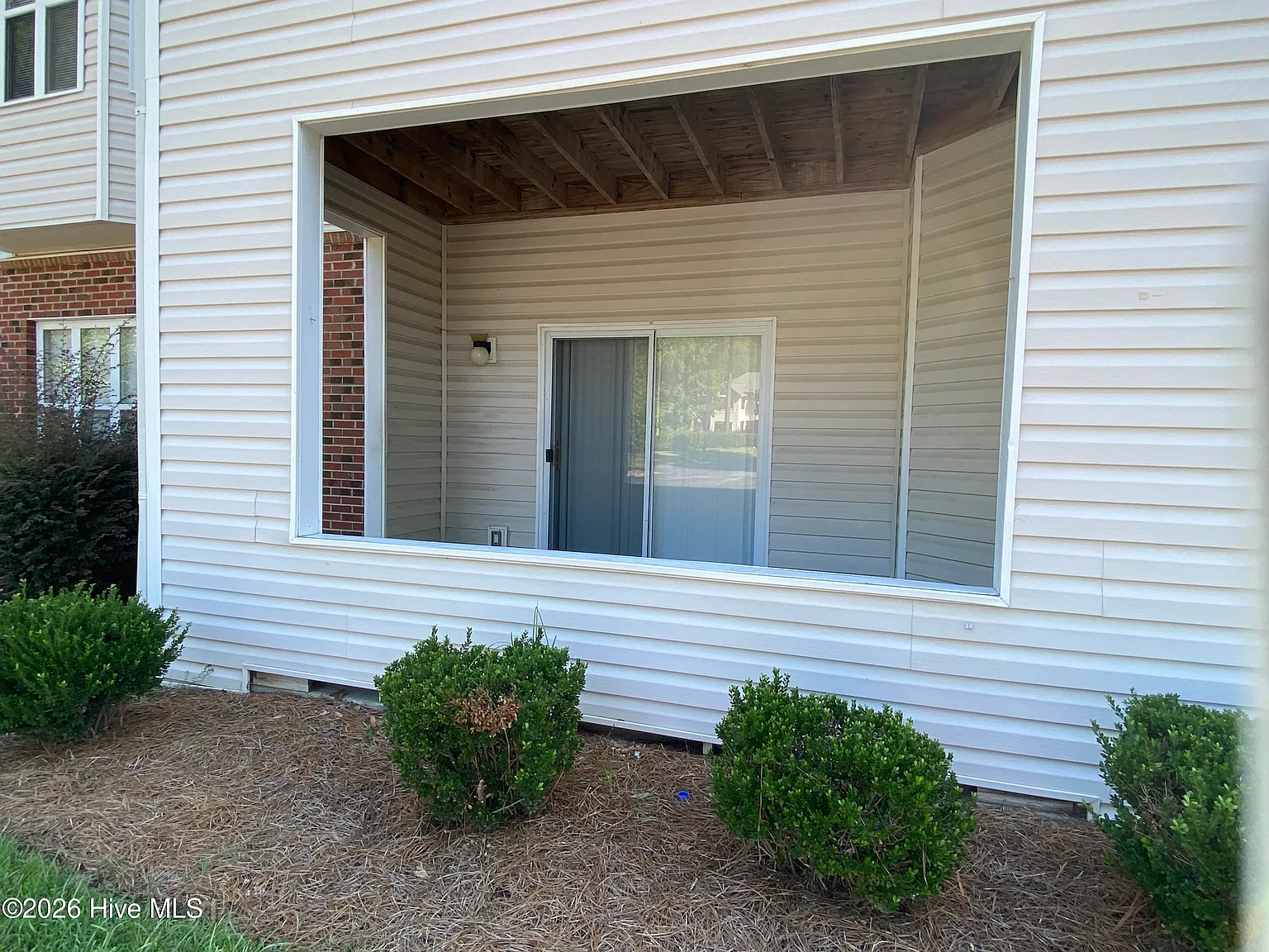 2 bed, 2.0 bath, $1,450 — Photo 2