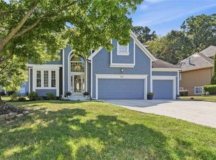 533 NE Emerald Dr, Lees Summit, MO 64064