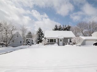 108 Bramley Dr, Camillus, NY 13031