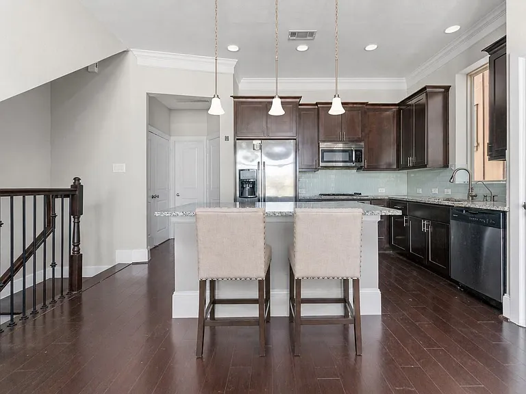 1812 Dennis St — Photo 13
