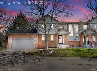 619 Winwood Cir, Walled Lake, MI