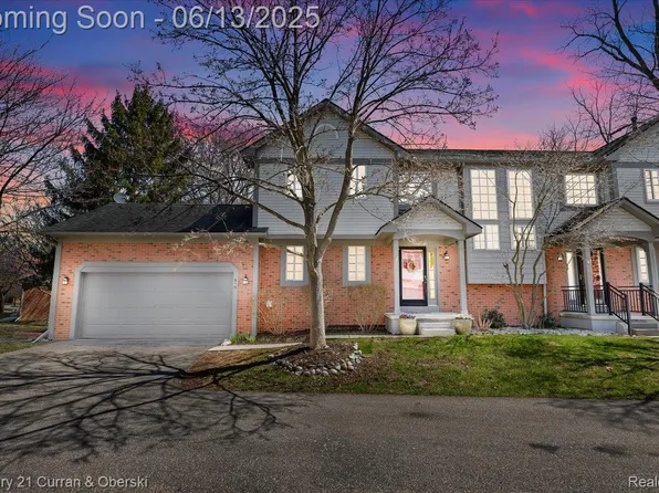 619 Winwood Cir, Walled Lake, MI 48390