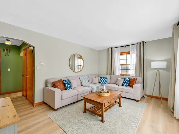 3278 South Dayfield AVENUE, Milwaukee, WI 53207