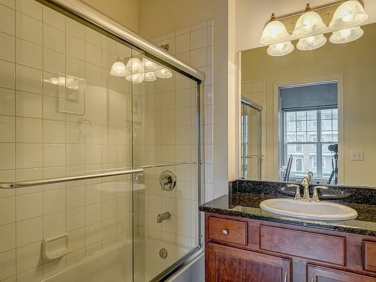 2310 Elliott Ave #502 — Photo 40