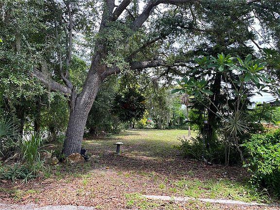 3rd image of 903 ANDERSON ROAD