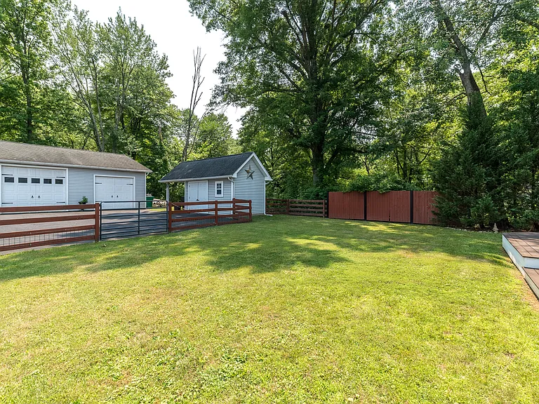 2477 Walnut St — Photo 13