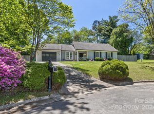 104 Scottlynn Ct, Asheville, NC 28806
