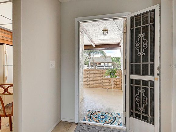 4th image of 746 Avenida Estancia APT D