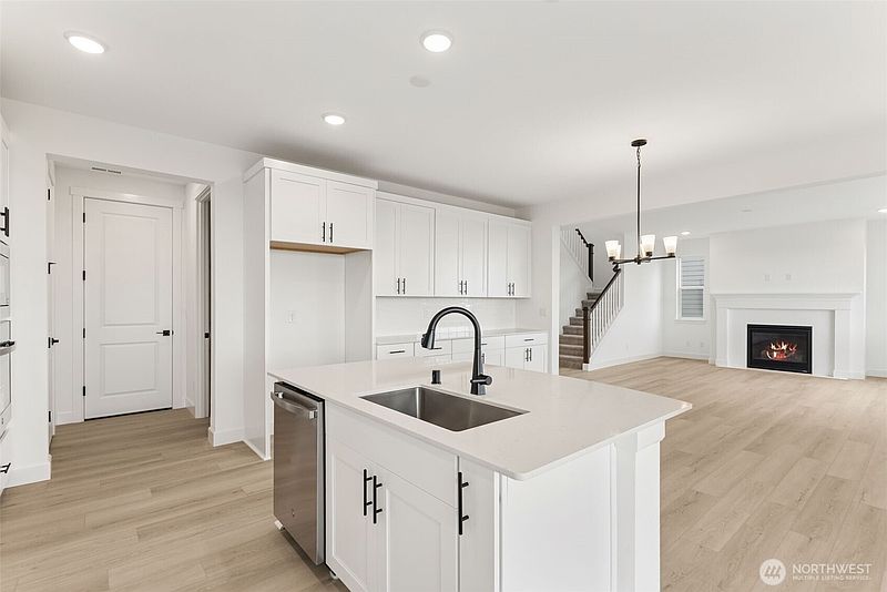 5th image of 10625 Treasure Drive NW #123