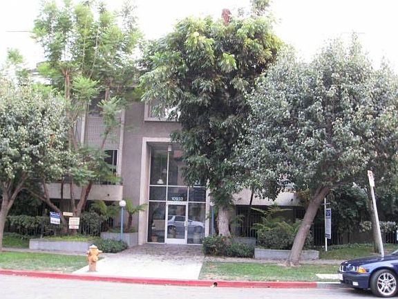 5th image of 10932 Morrison St APT 113