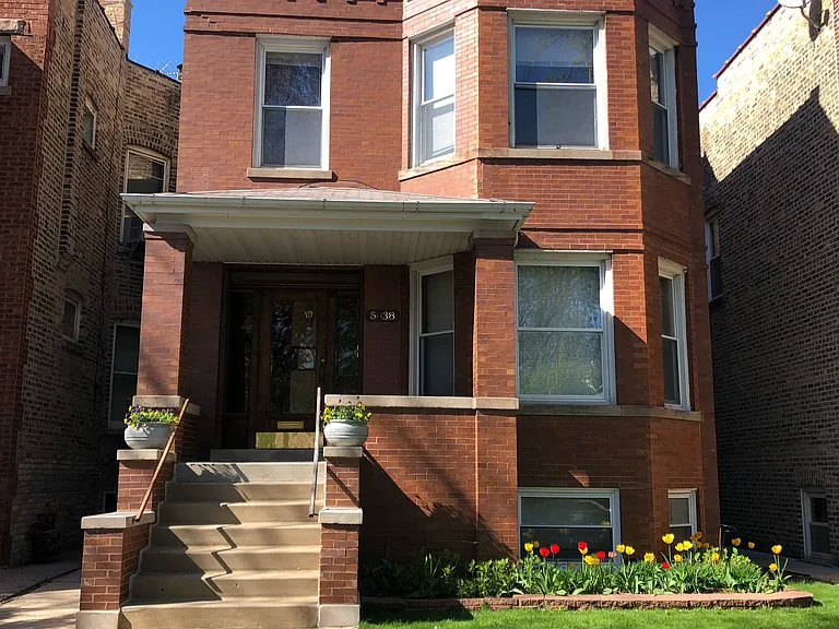 5038 W Hutchinson St #1 — Photo 1