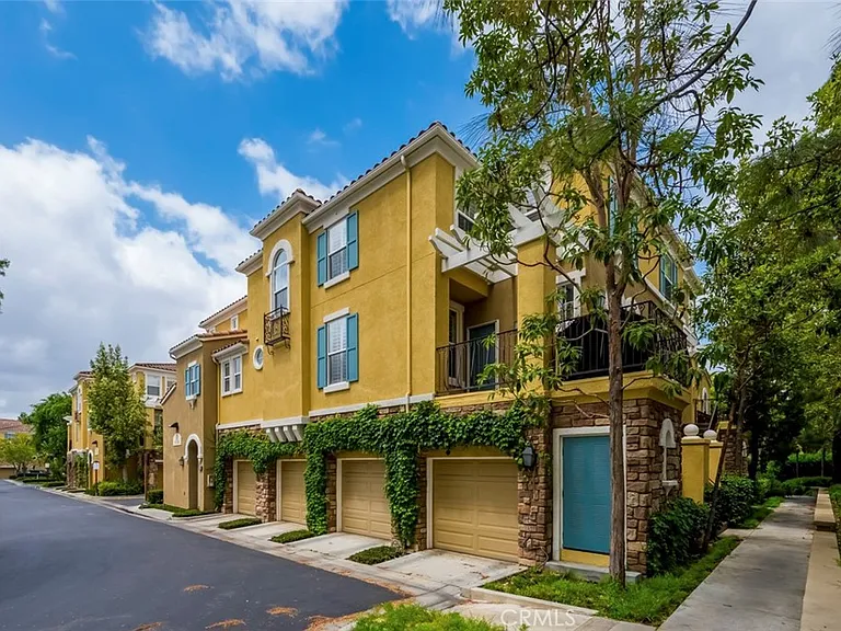 304 Terra Bella — Photo 4