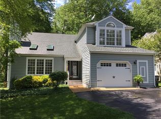 13809 Long Cove Ct, Midlothian, VA 23112