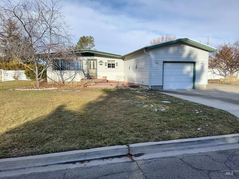 1st image of 765 Greenwood Dr