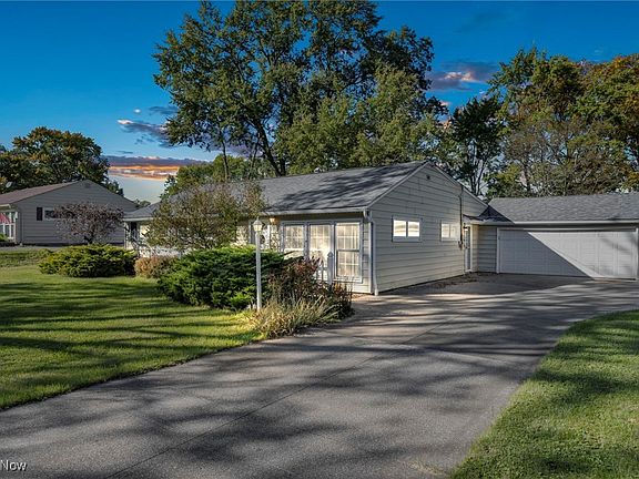 2nd image of 1939 Westwood Dr