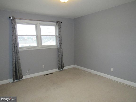 4th image of 2413 E Eric Dr
