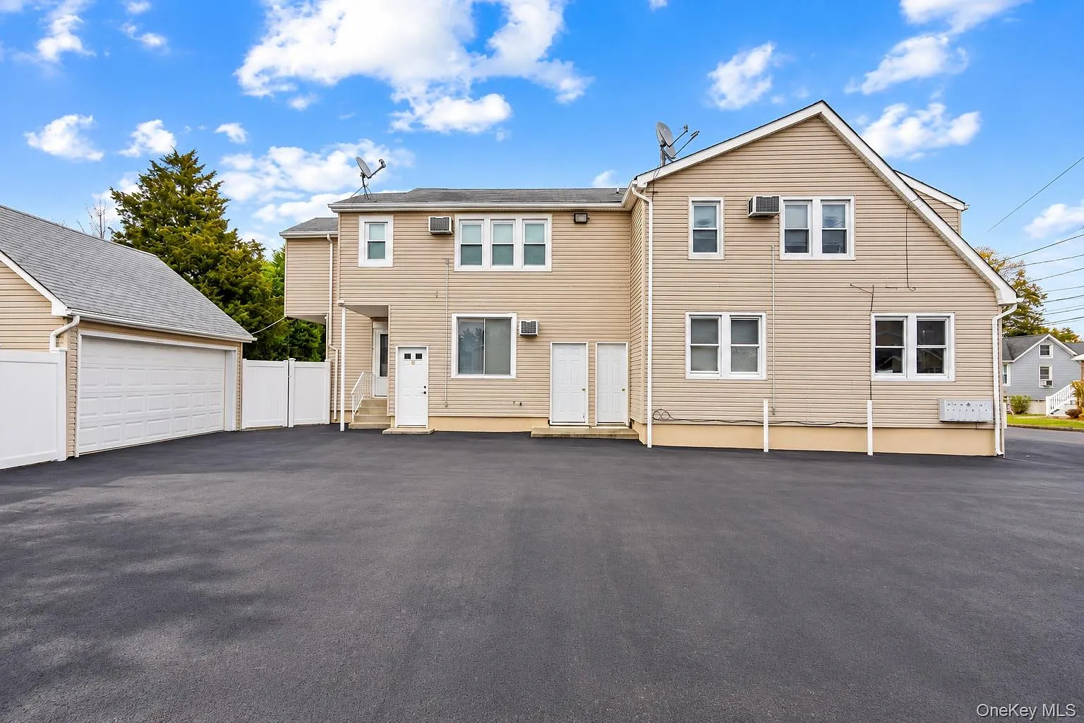 Studio, 1.0 bath, 404 sqft, $1,650 — Photo 4