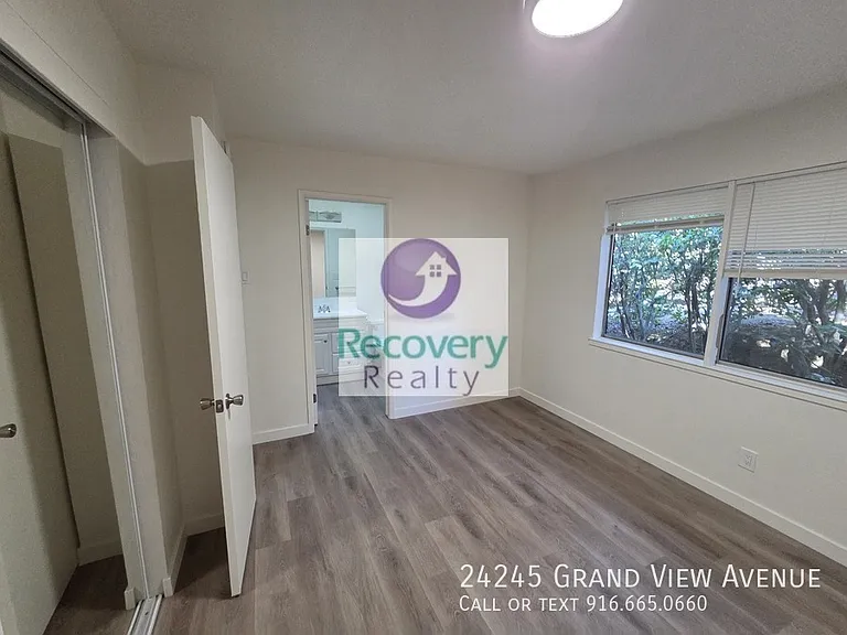 24245 Grand View Ave — Photo 15