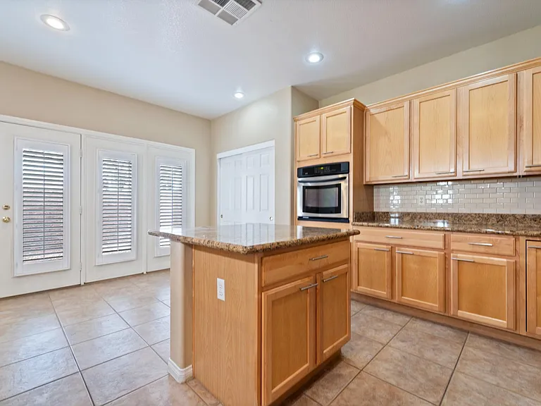 10492 Mission Park Ave — Photo 20