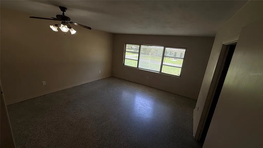 2 bed, 1.0 bath, 949 sqft, $1,350 — Photo 4
