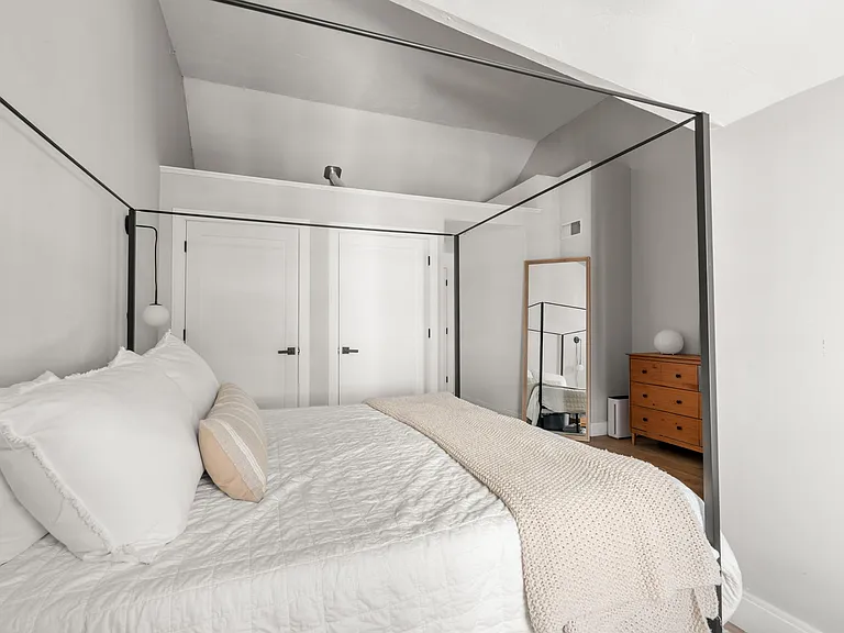 123 Tudor St — Photo 15