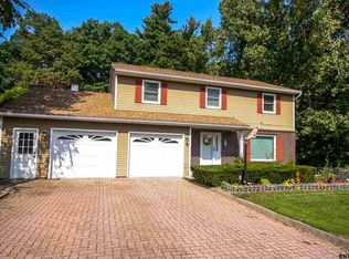 29 Bernard Pl, Glenmont, NY 12077
