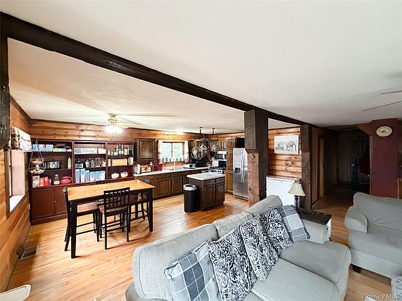4th image of 118 Whispering Pines Road
