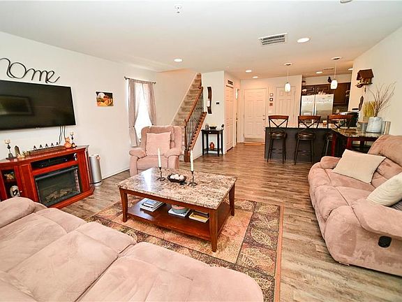 3rd image of 3001 Davenport Way