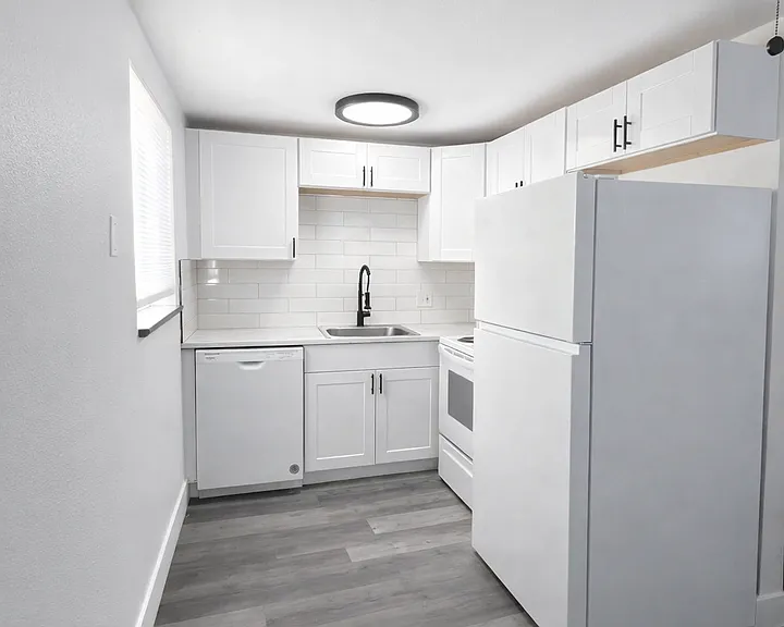 3523 S Cherokee St — Photo 23