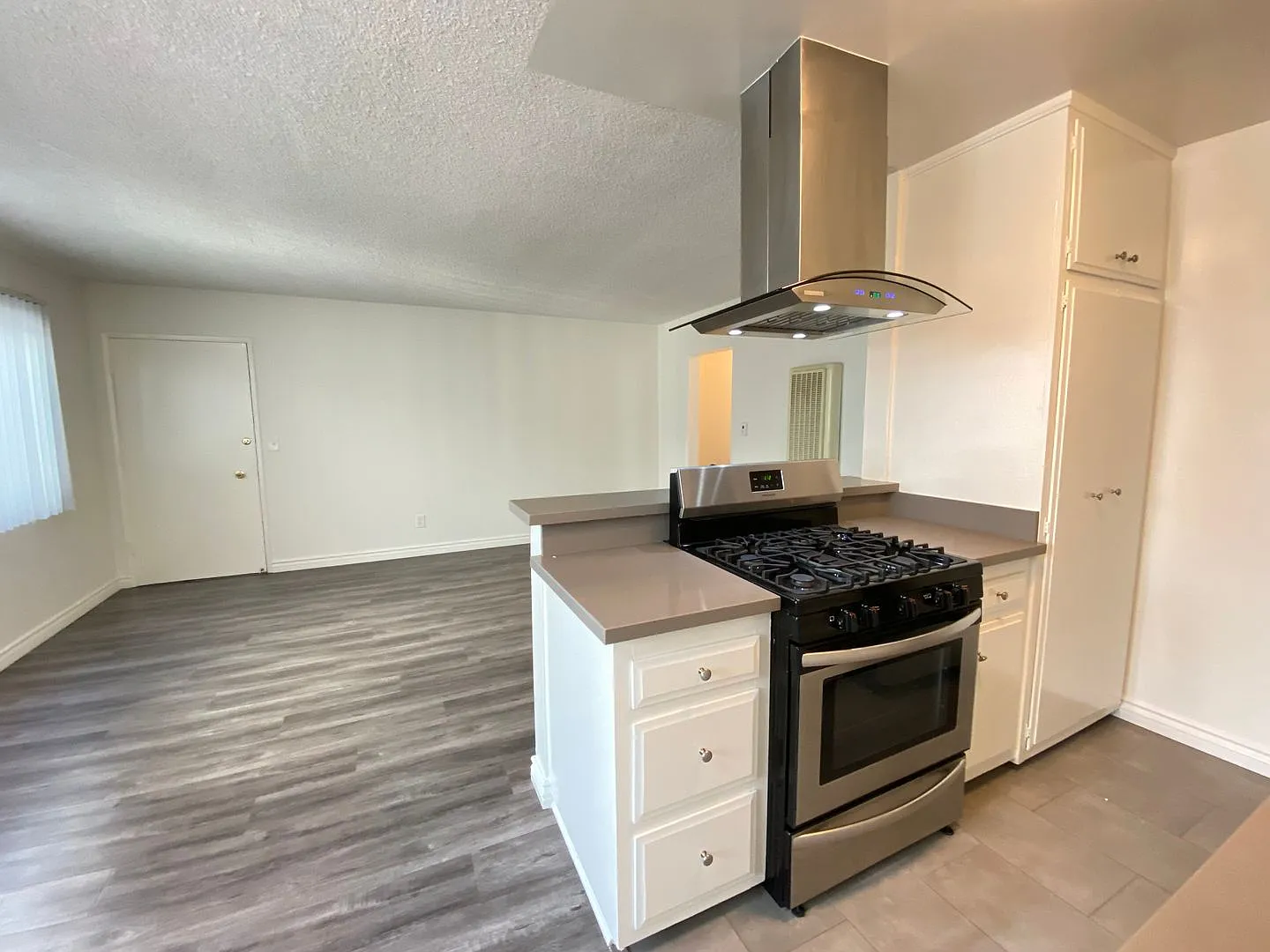 3723 Mentone — Photo 3