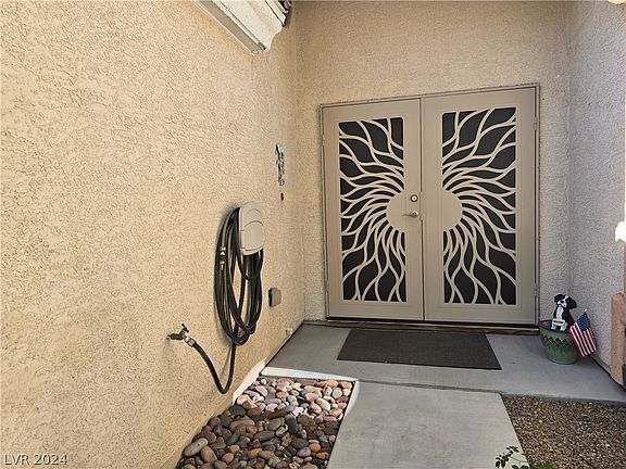 3rd image of 6450 White Tiger Ct